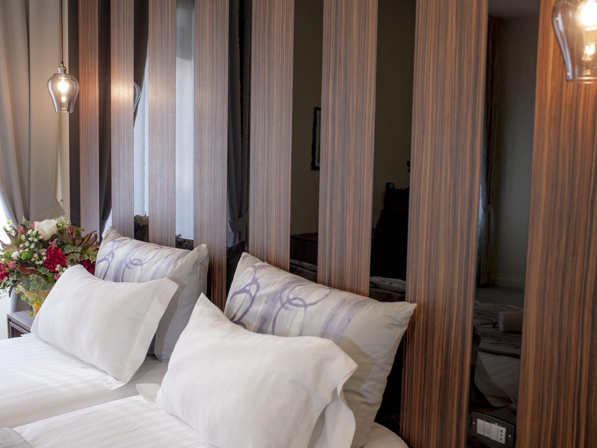 Palazzo Firenze Hotel Napoli Ngoại thất bức ảnh